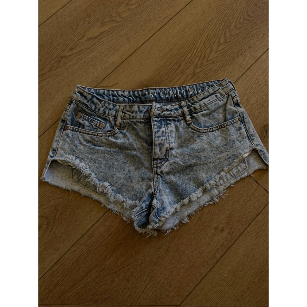 Cotton On The‎ Frayed Mid Rise Denim Shorts Acid Wash Blue Distressed Size 4